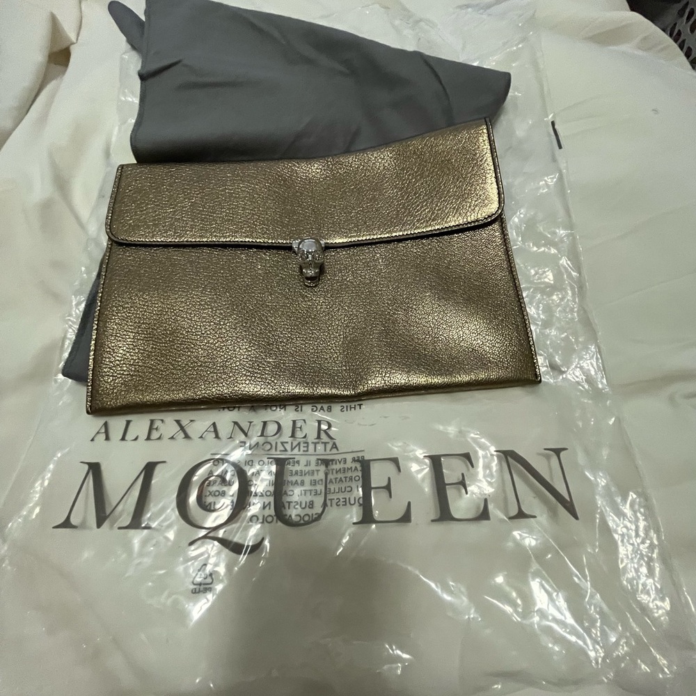 Alexander McQueen skull clutch